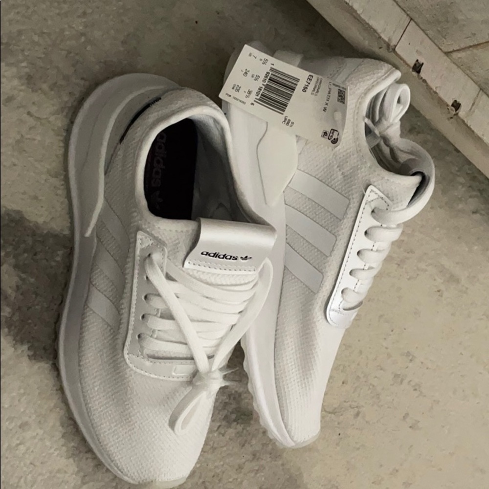 Brand New Women’s Adidas U Path Runs (size 7)